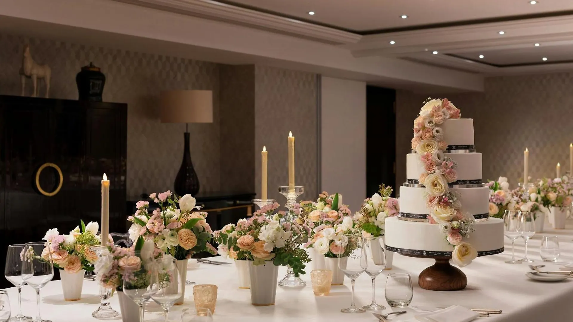 Prince De Galles, A Luxury Collection Hotel, Paris Hotel
